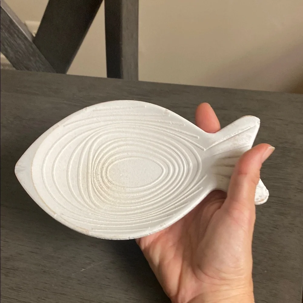 White Fish-Shaped Decorative Plate with Spiral Design